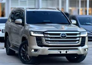 Photo - Toyota Land Cruiser 2020 Gold