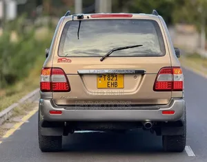 Toyota Land Cruiser 2001 Gold