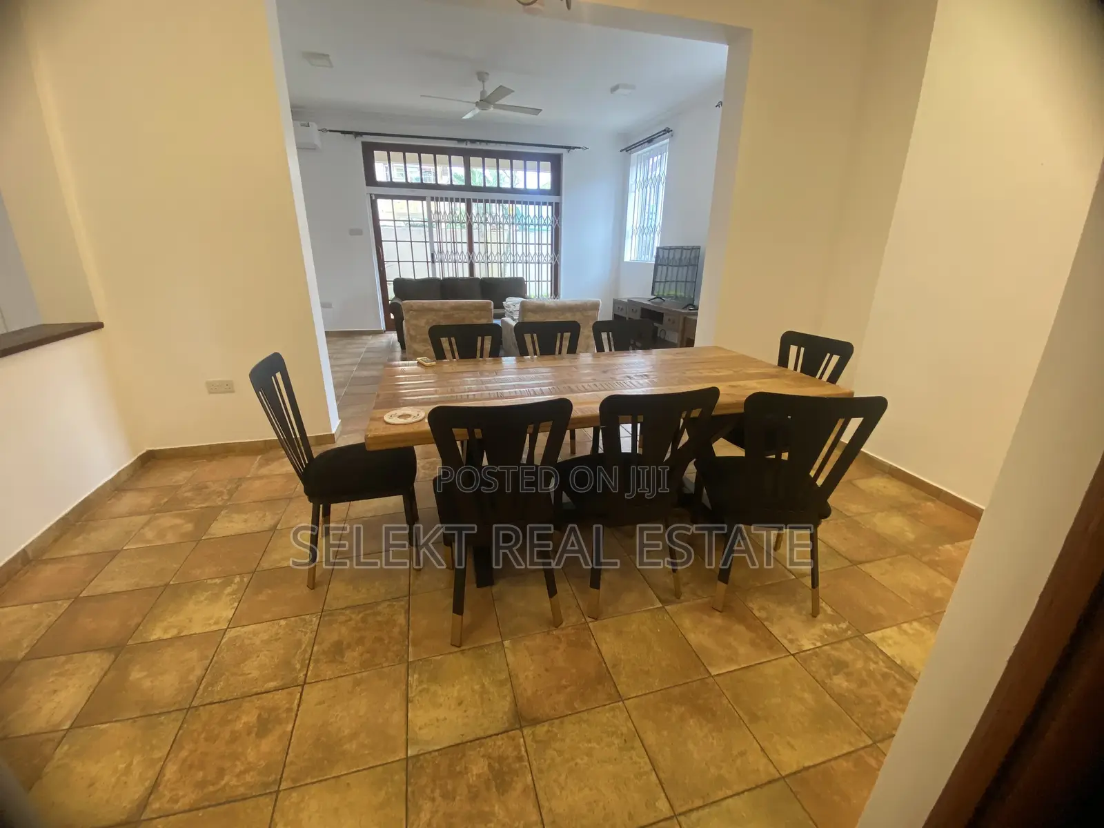 4bdrm Villa in Oysterbay, Kinondoni for rent