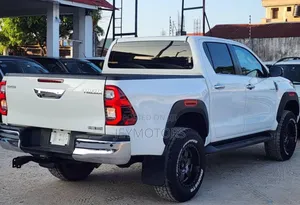 Toyota Hilux 2020 White