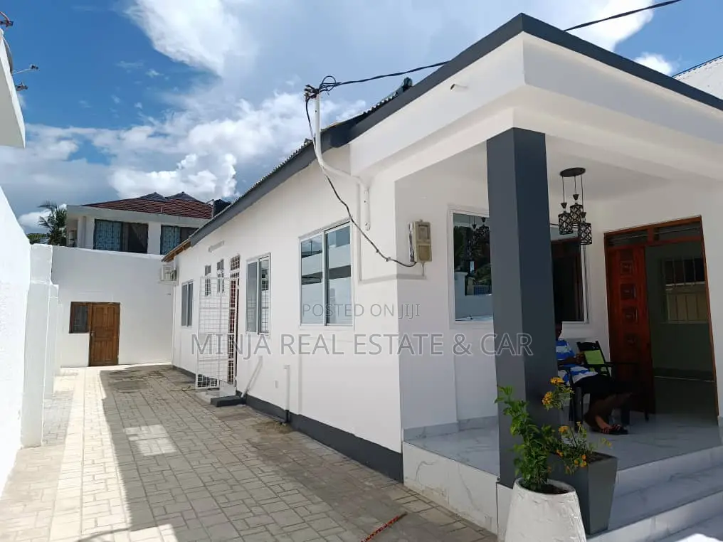 3bdrm House in Mikocheni for rent