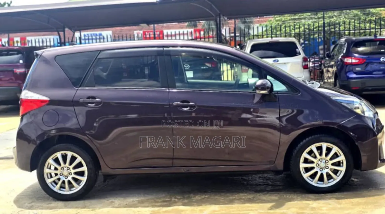 Toyota Ractis 1.5 FWD 2011 Burgundy