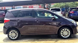 Toyota Ractis 1.5 FWD 2011 Burgundy
