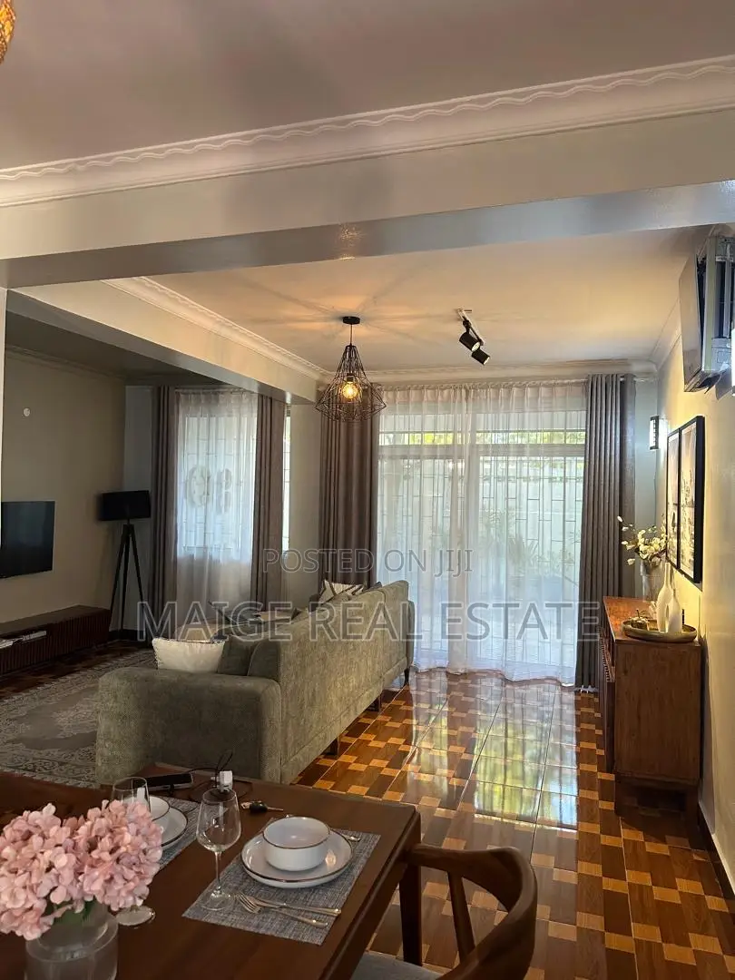 Furnished 3bdrm Duplex in Oyster Bay for rent
