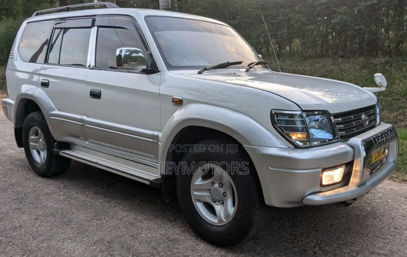 Toyota Land Cruiser Prado 2000 Off white
