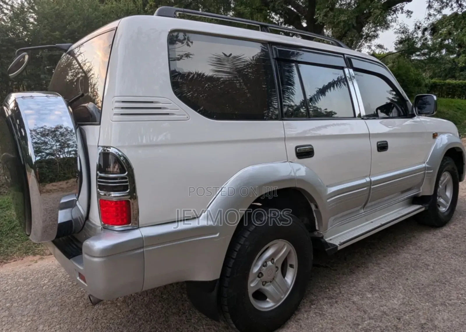 Toyota Land Cruiser Prado 2000 Off white
