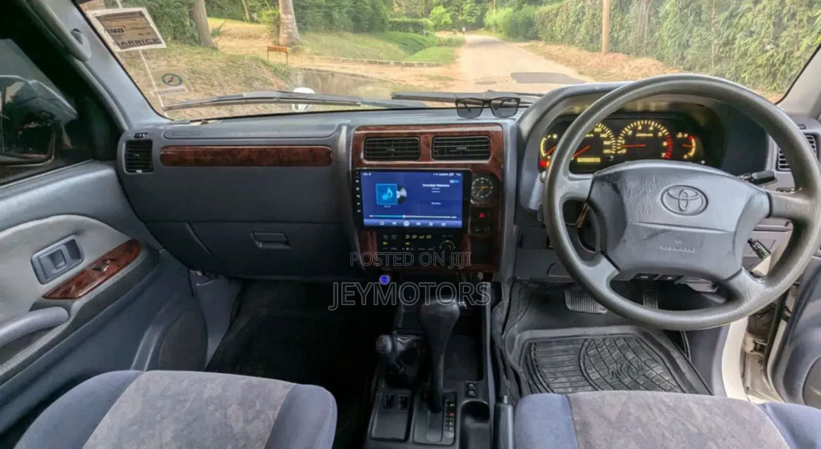 Toyota Land Cruiser Prado 2000 Off white