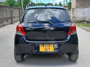 Toyota Vitz 2006 Black