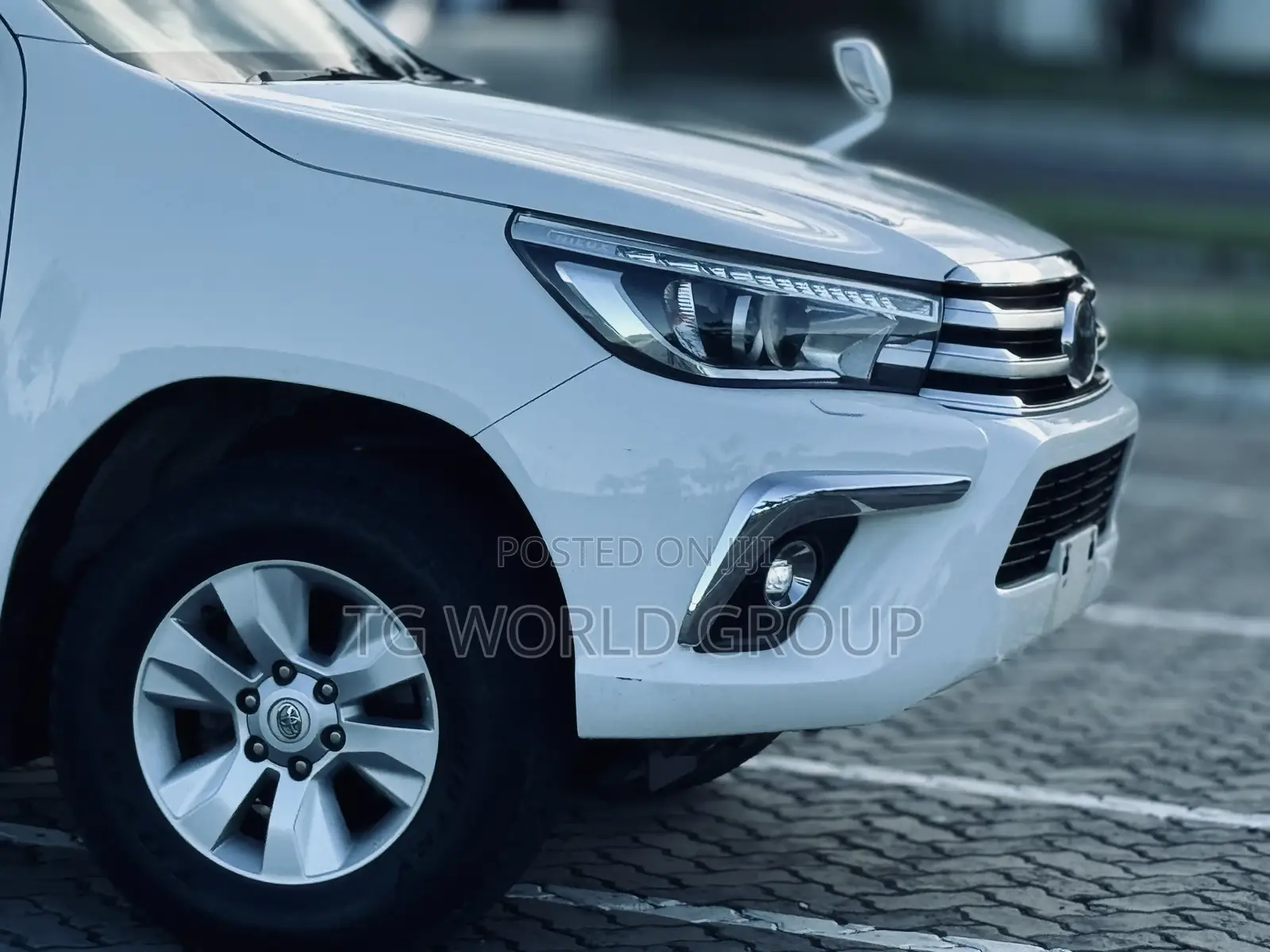 Toyota Hilux 2018 White