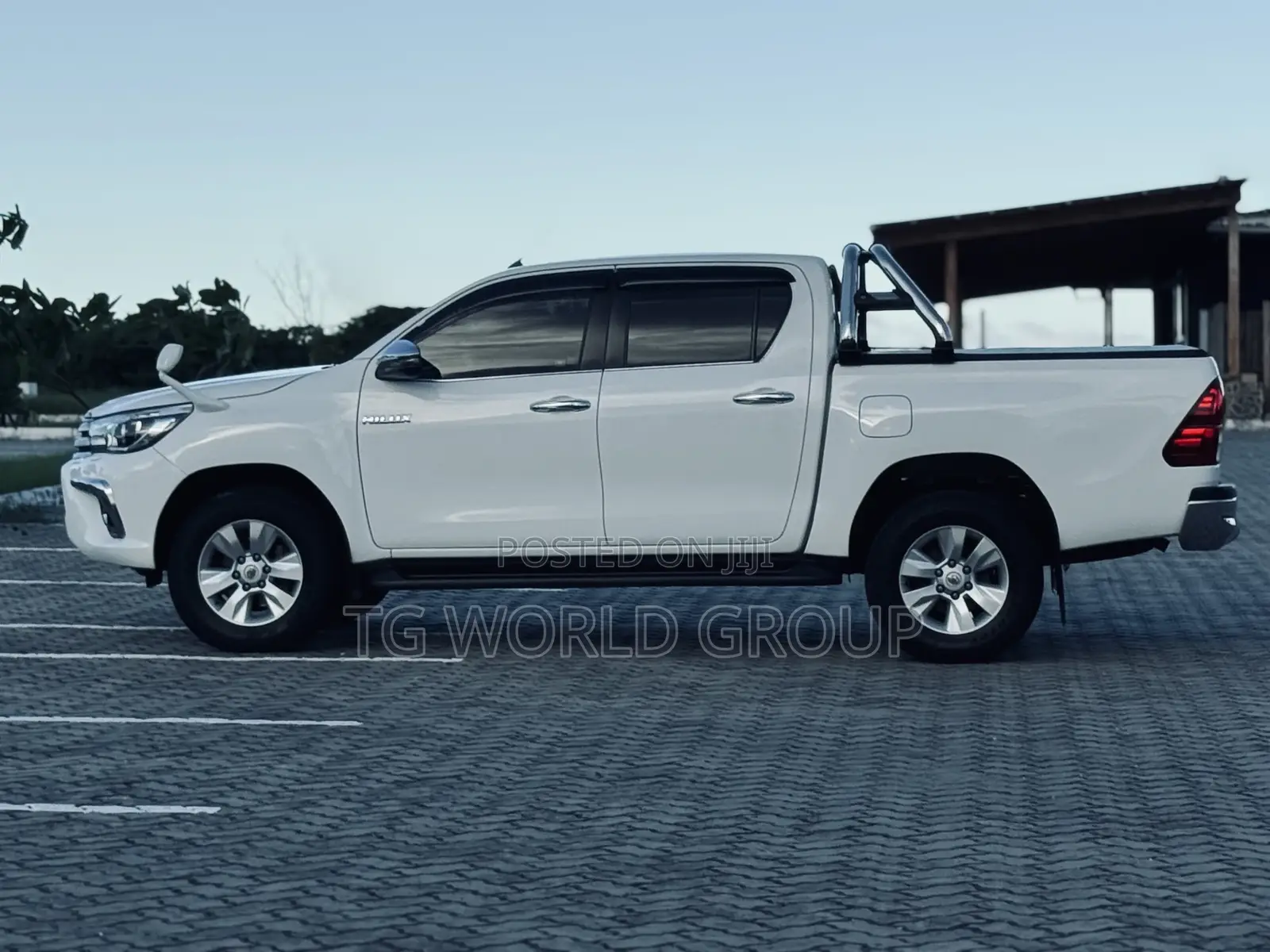 Toyota Hilux 2018 White