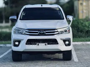 Toyota Hilux 2018 White