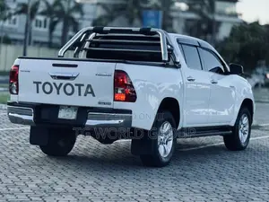 Toyota Hilux 2018 White