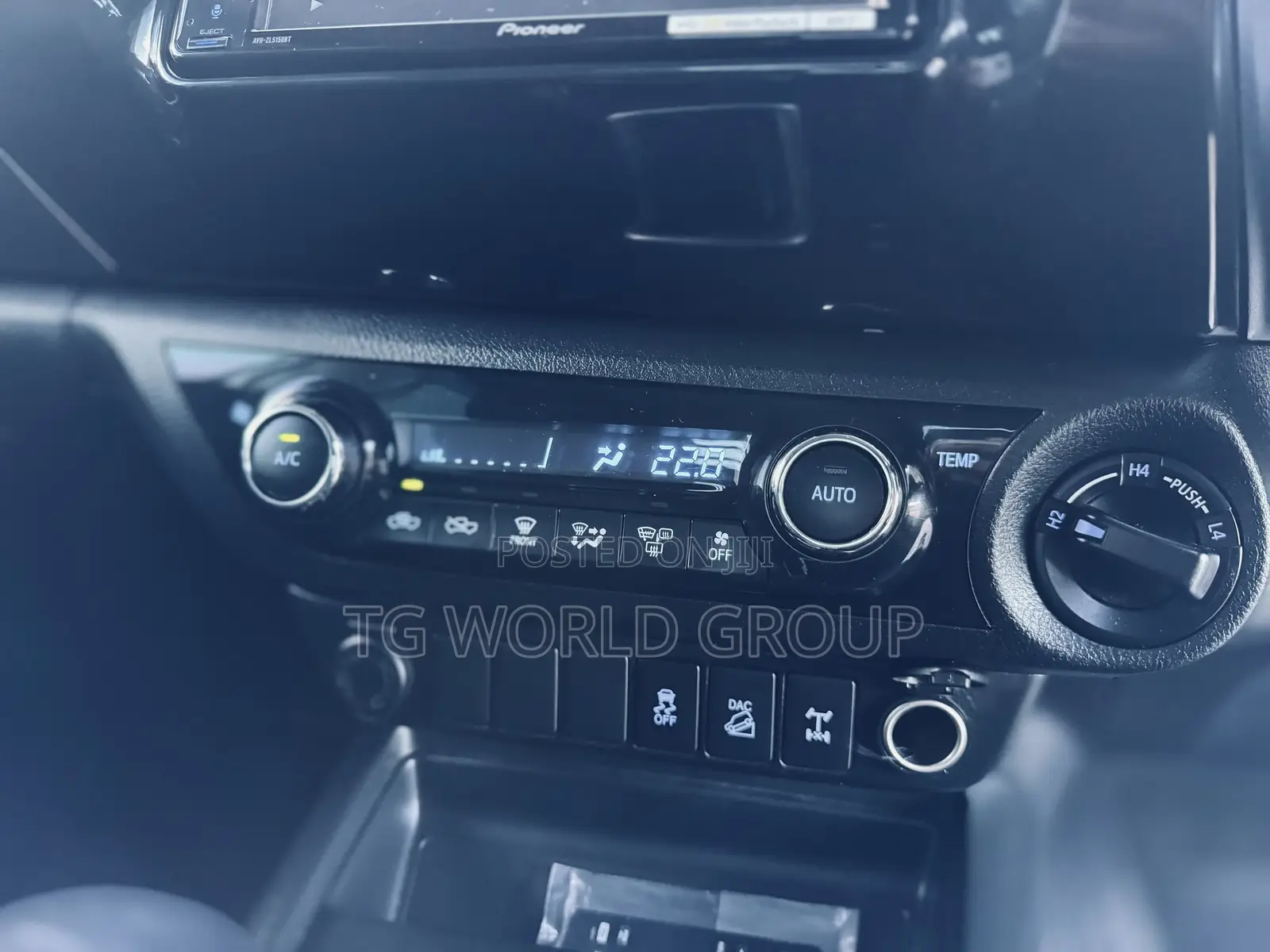 Toyota Hilux 2018 White