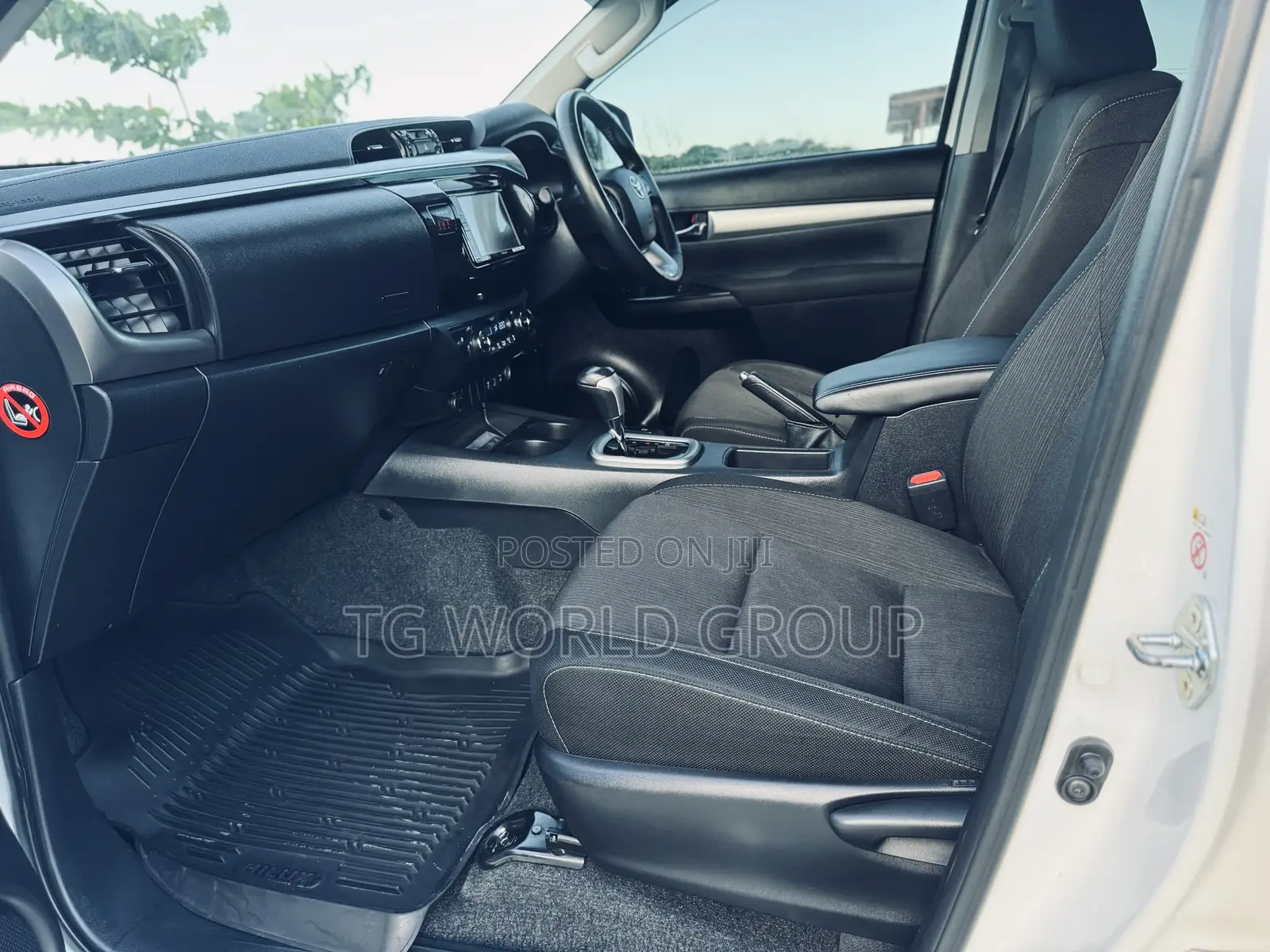 Toyota Hilux 2018 White