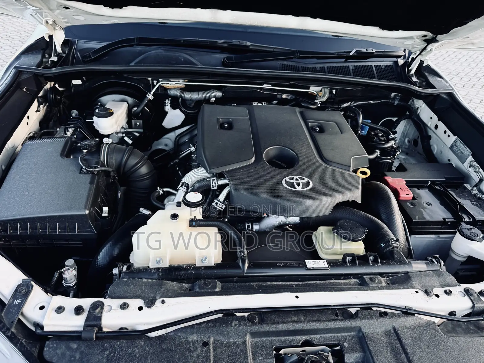 Toyota Hilux 2018 White