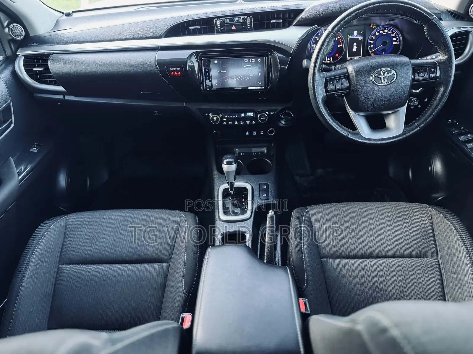 Toyota Hilux 2018 White