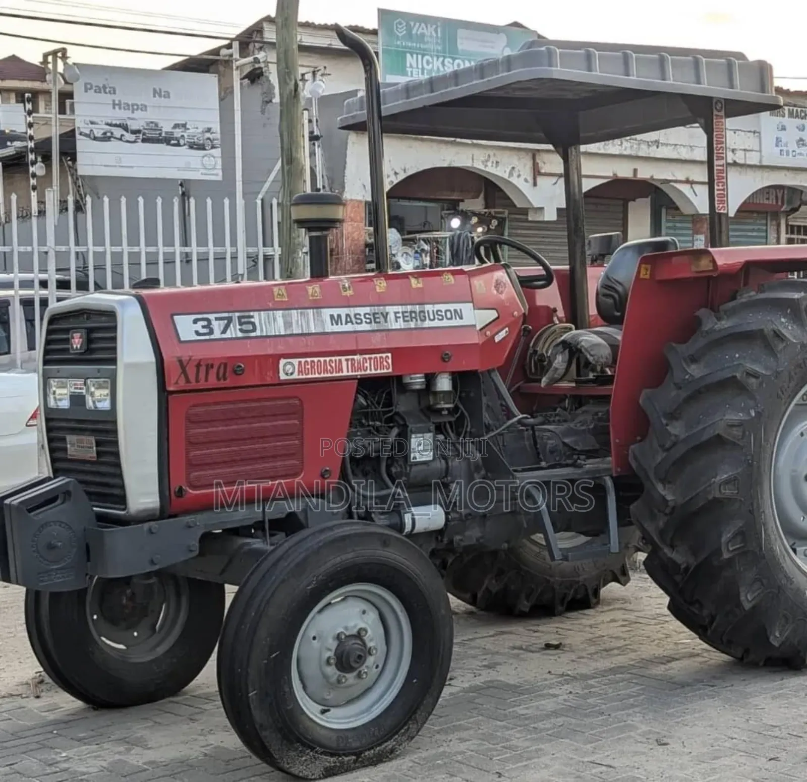 Tractor Massey