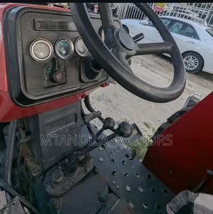 Tractor Massey