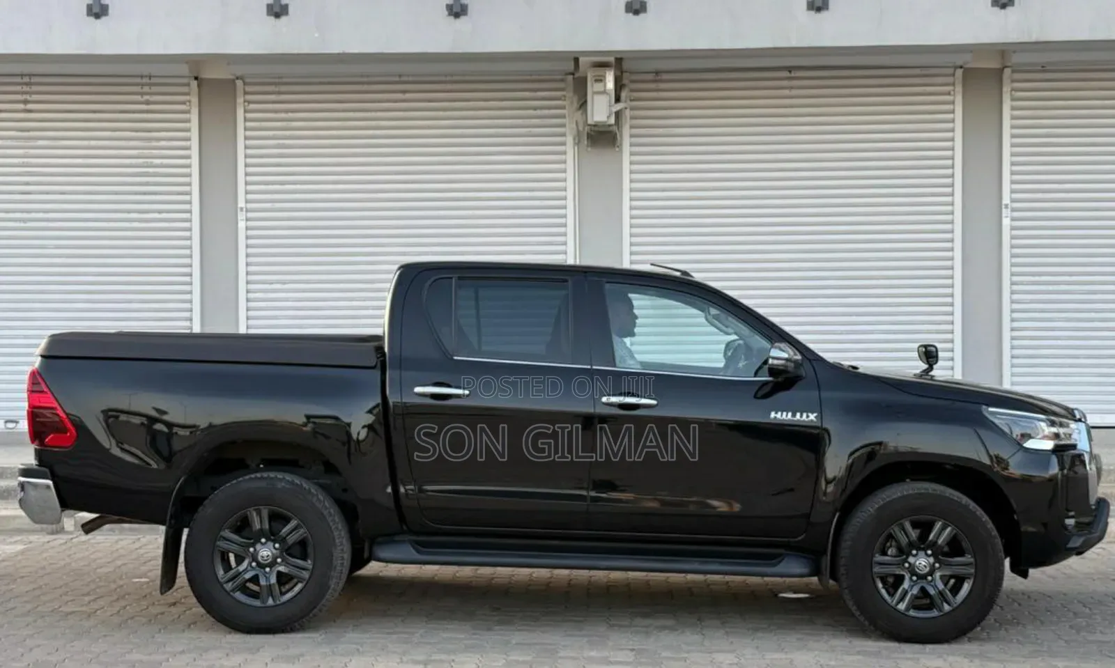 Toyota Hilux 2022 Black