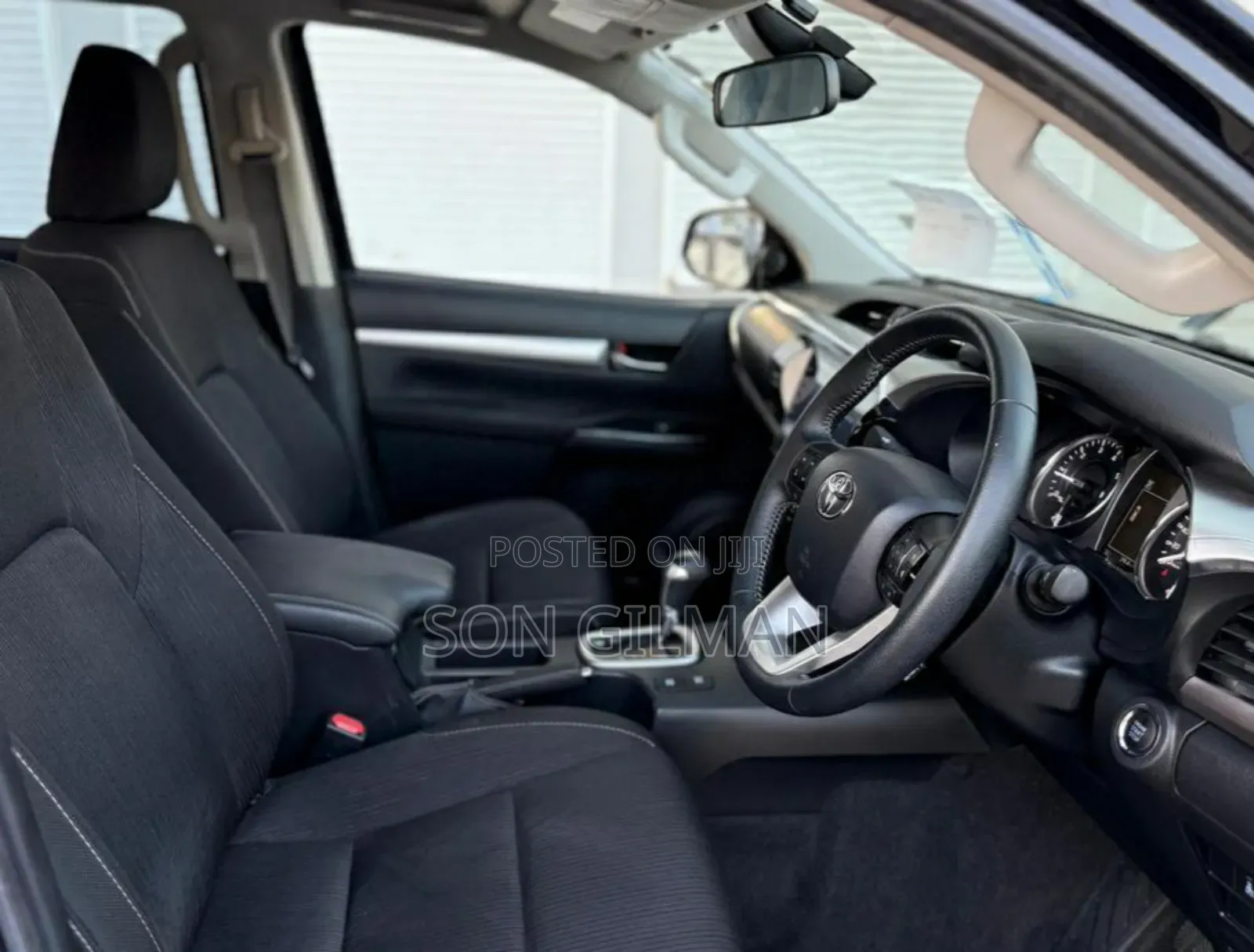 Toyota Hilux 2022 Black