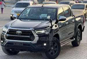 Toyota Hilux 2022 Black