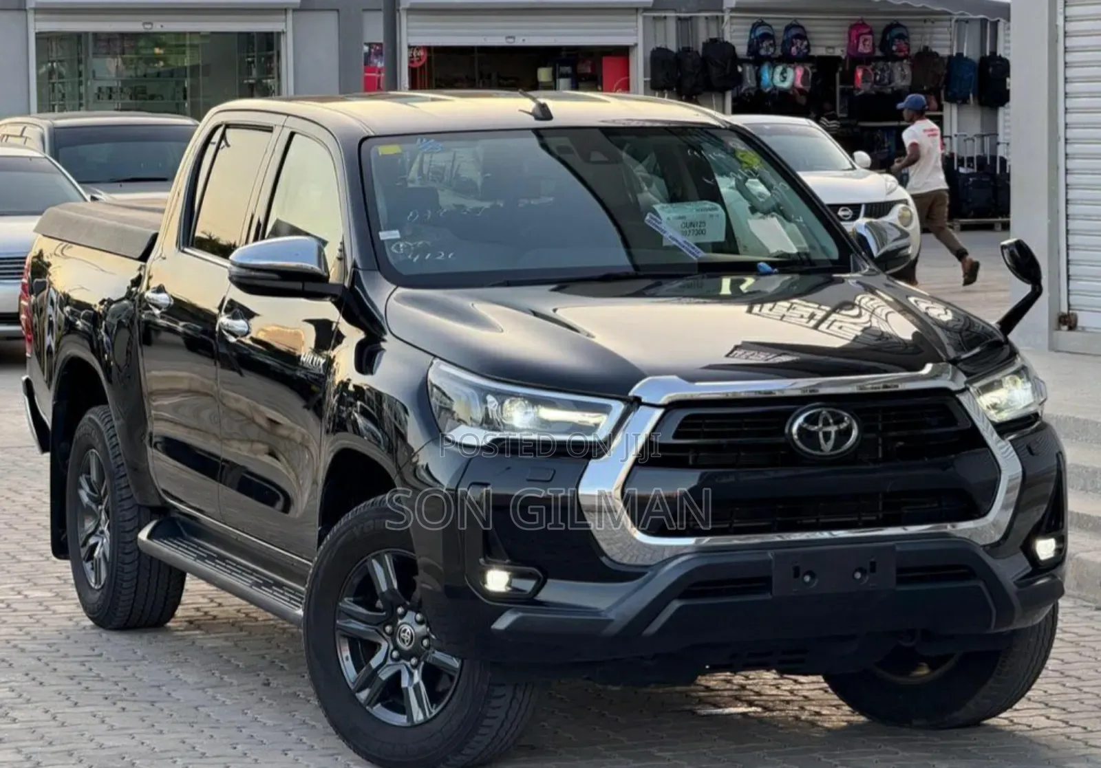 Toyota Hilux 2022 Black