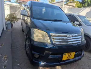 Toyota Noah 2005 Black