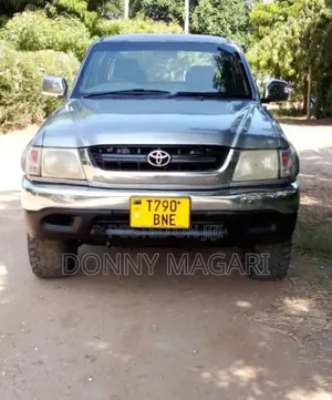 Toyota Hilux 2003 Silver