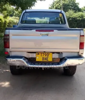 Toyota Hilux 2003 Silver