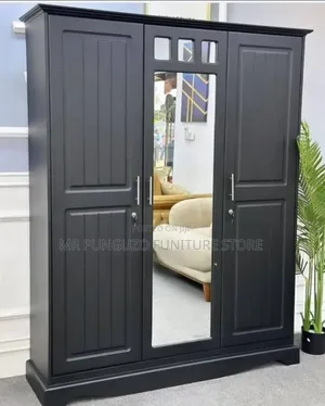 Kabati Milango Mitatu Classic Sana Black