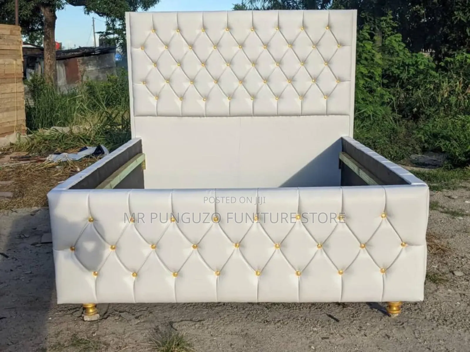 Kitanda Bed Sofa White