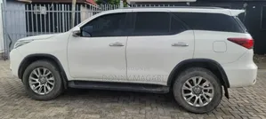 Toyota Fortuner 2021 White