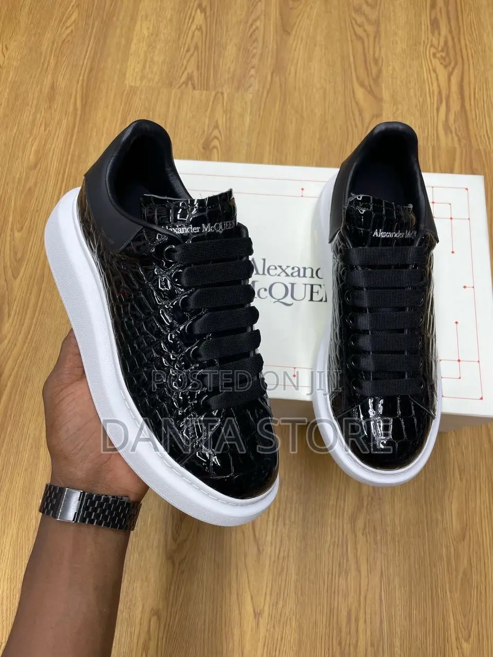 Mc Queen Grainy Leather