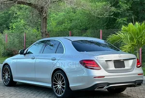 Mercedes-Benz E200 2017 Silver