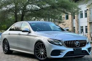 Photo - Mercedes-Benz E200 2017 Silver