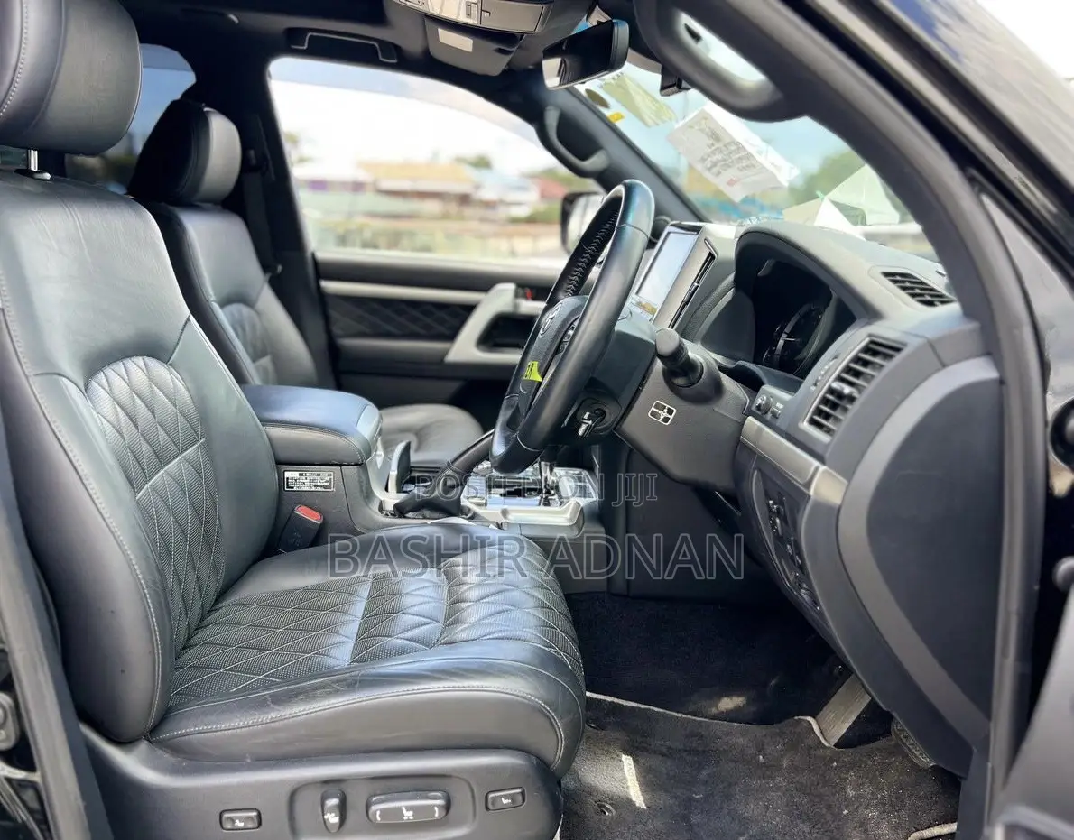 Toyota Land Cruiser 4.6 V8 ZX 2016 Black