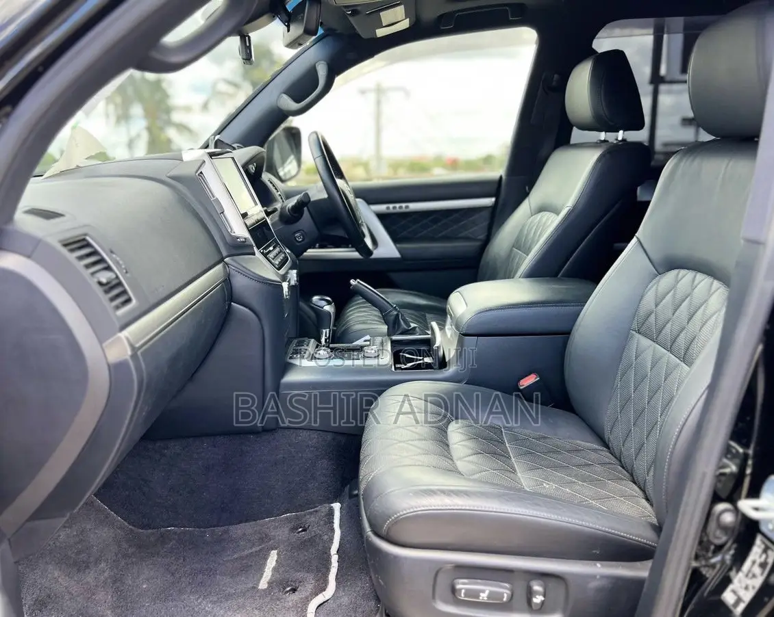 Toyota Land Cruiser 4.6 V8 ZX 2016 Black