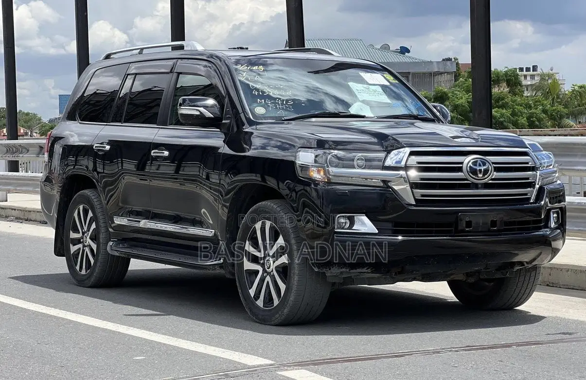 Toyota Land Cruiser 4.6 V8 ZX 2016 Black