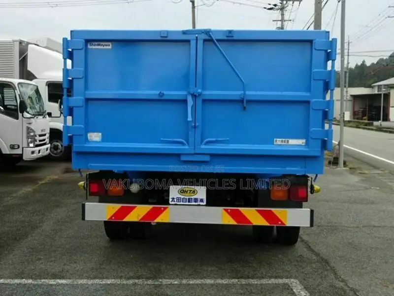 Isizu Forward Truck
