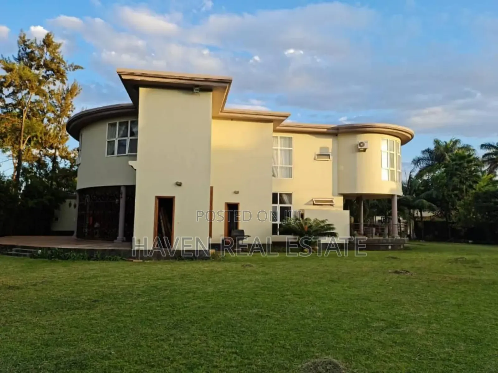 Furnished 5bdrm Mansion in Arusha for sale