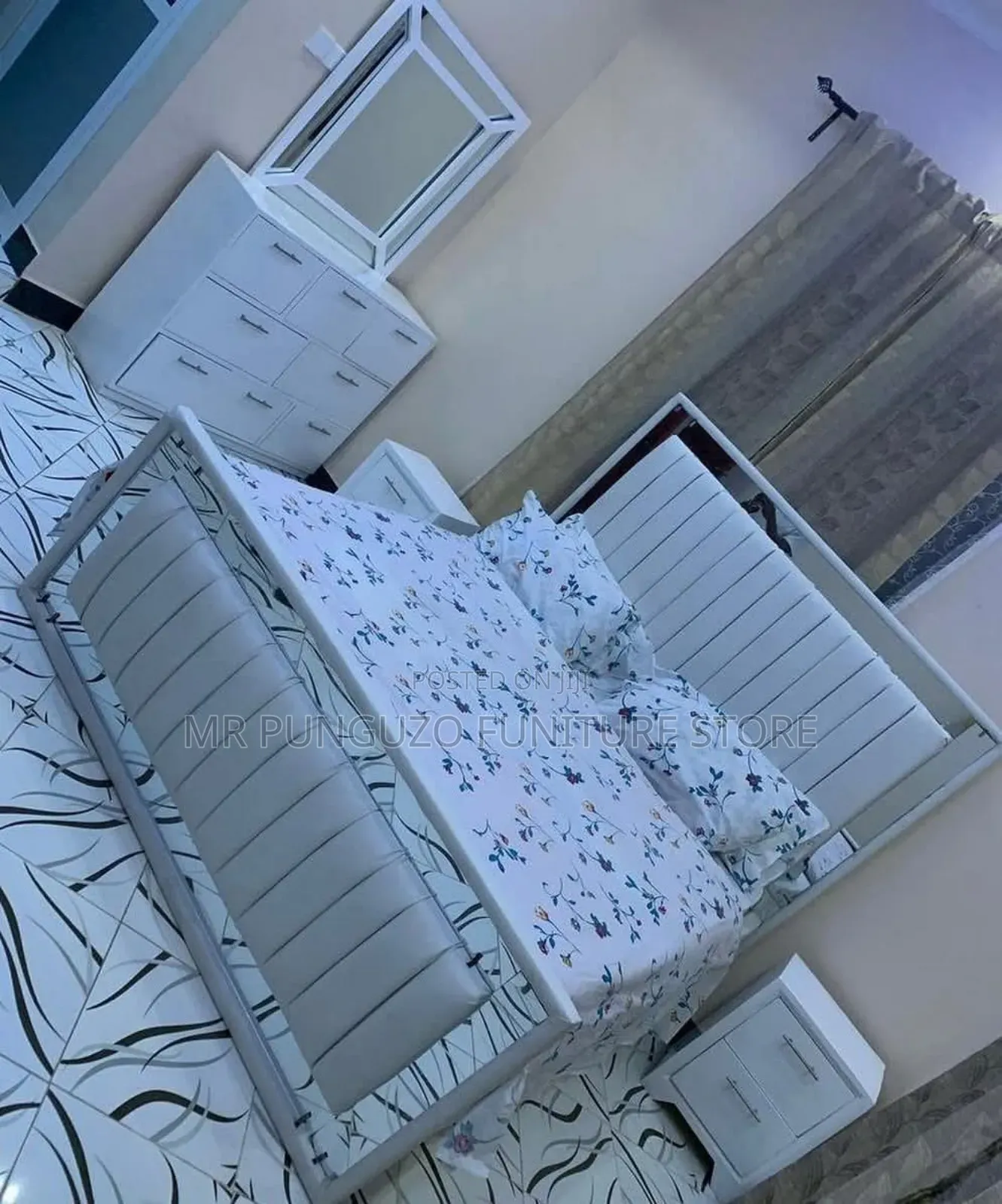 Bed Sofa Classic Sana Silver