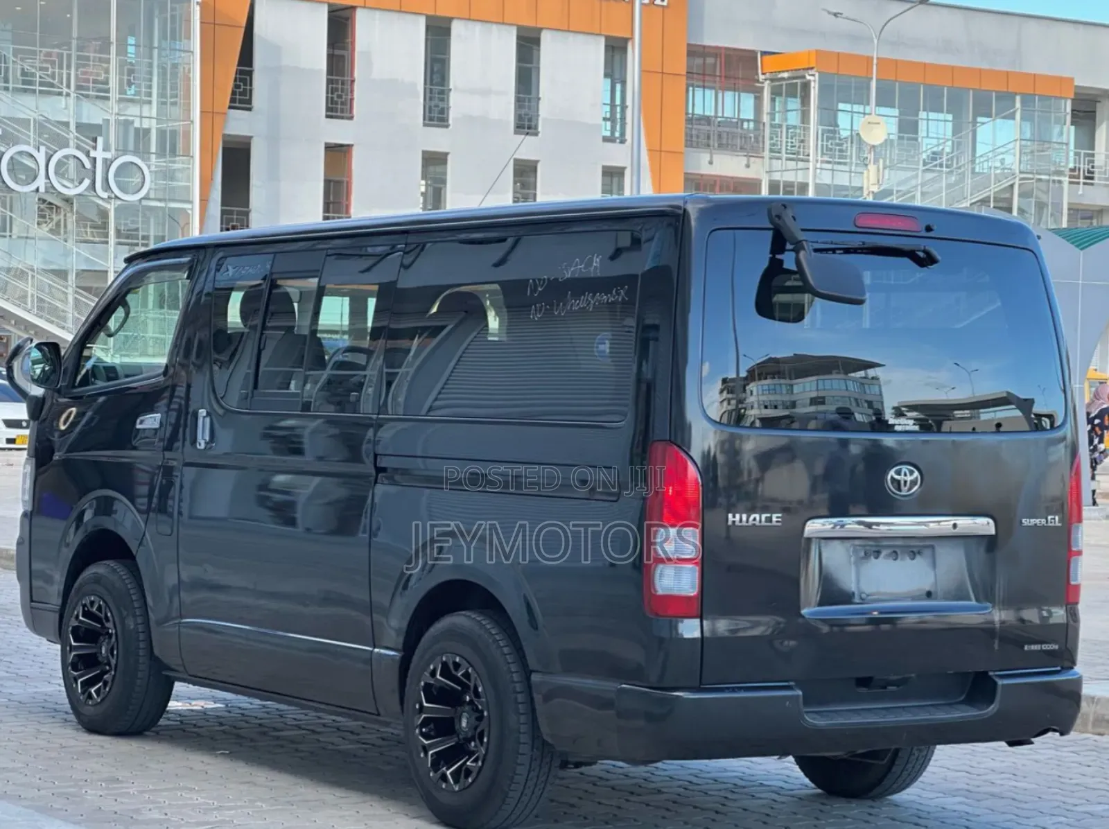 Toyota HiAce 2009 Gray