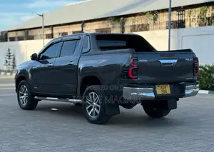 Toyota Hilux 2017 Gray