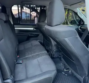 Toyota Hilux Revo Double Cab Deisel 2.4 AWD 2017 Gray
