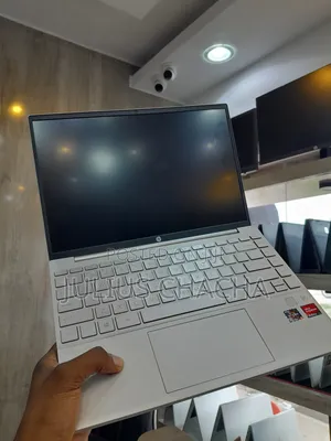 New Laptop HP 16GB AMD Ryzen 5 SSD 512GB