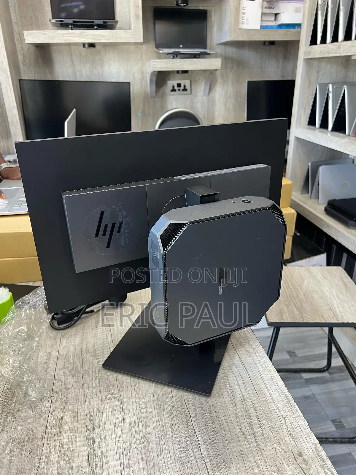 New Desktop Computer HP Z2 G4 Tower 16GB Intel Xeon HDD+SSD 256GB