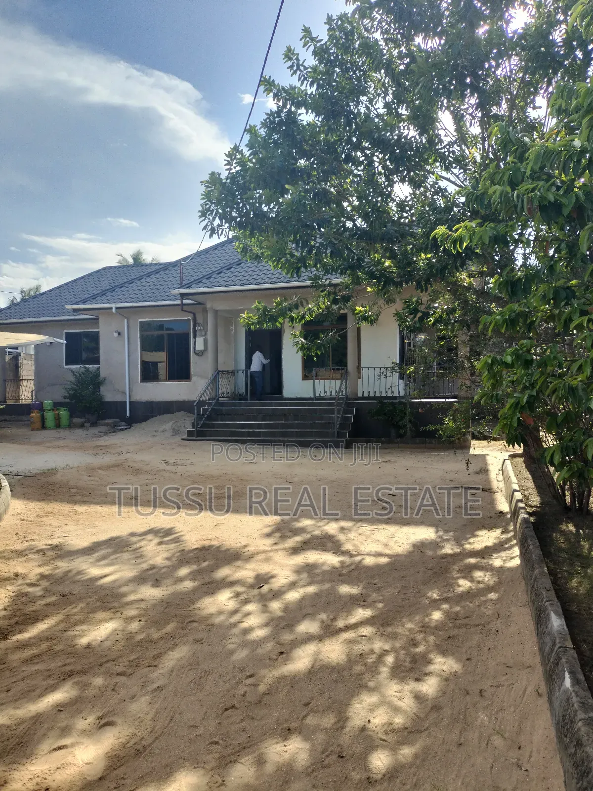 3bdrm House in Bunju A Near Bunju for sale