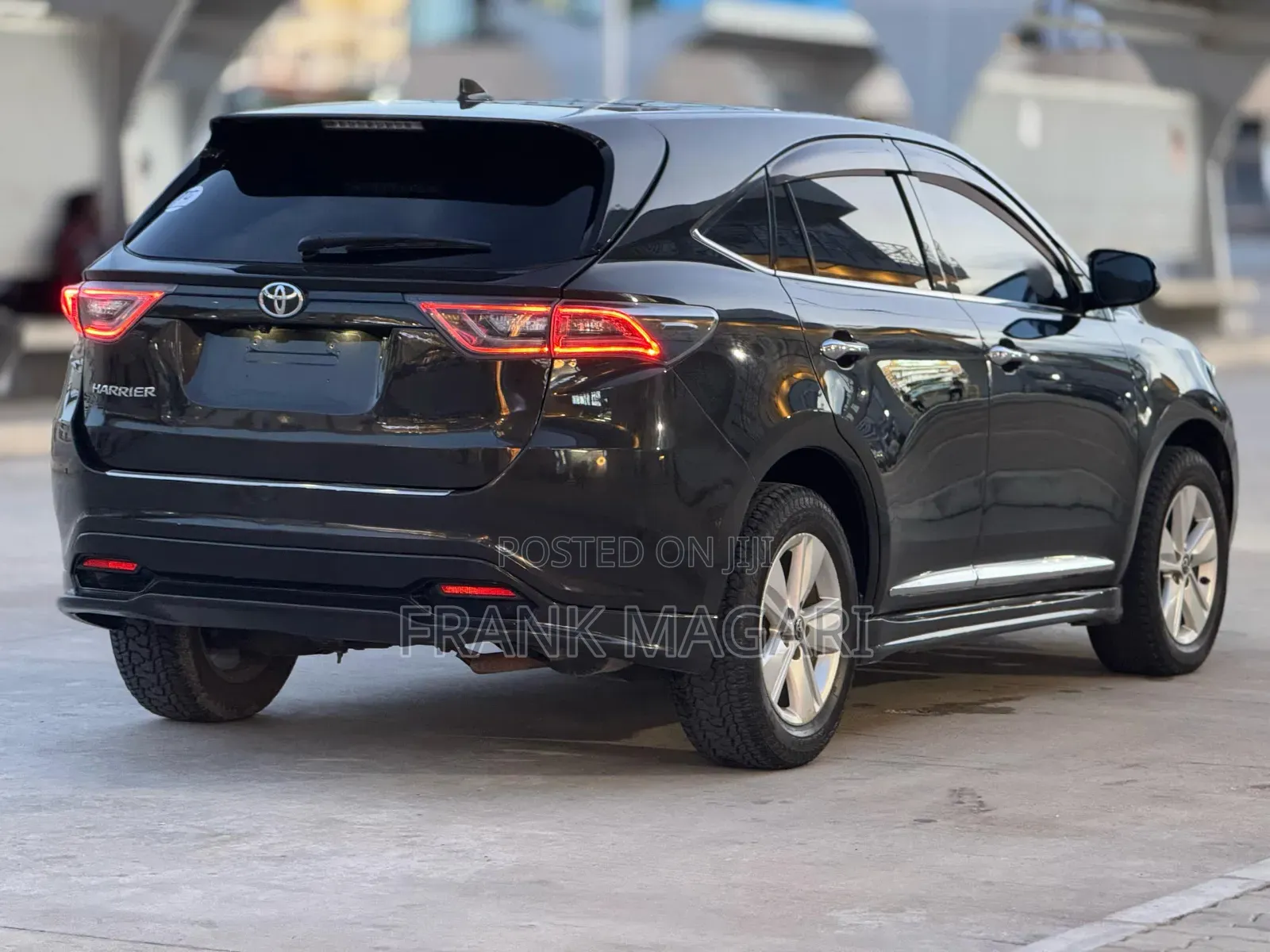 Toyota Harrier 2.0 2014 Black