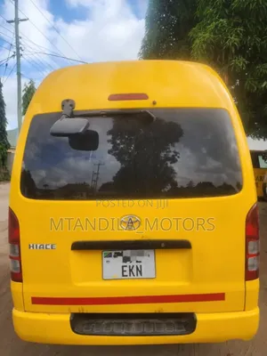 Toyota Quantum 2014 Orange