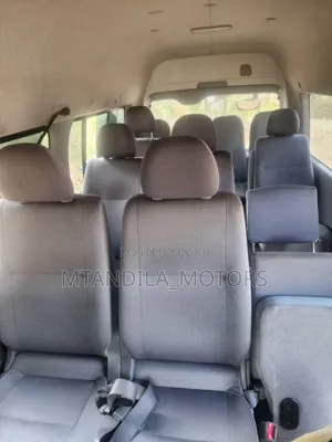Toyota Quantum 2014 Orange
